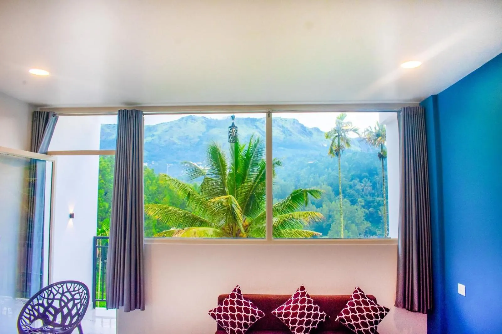 Anachal June Boutique Villa