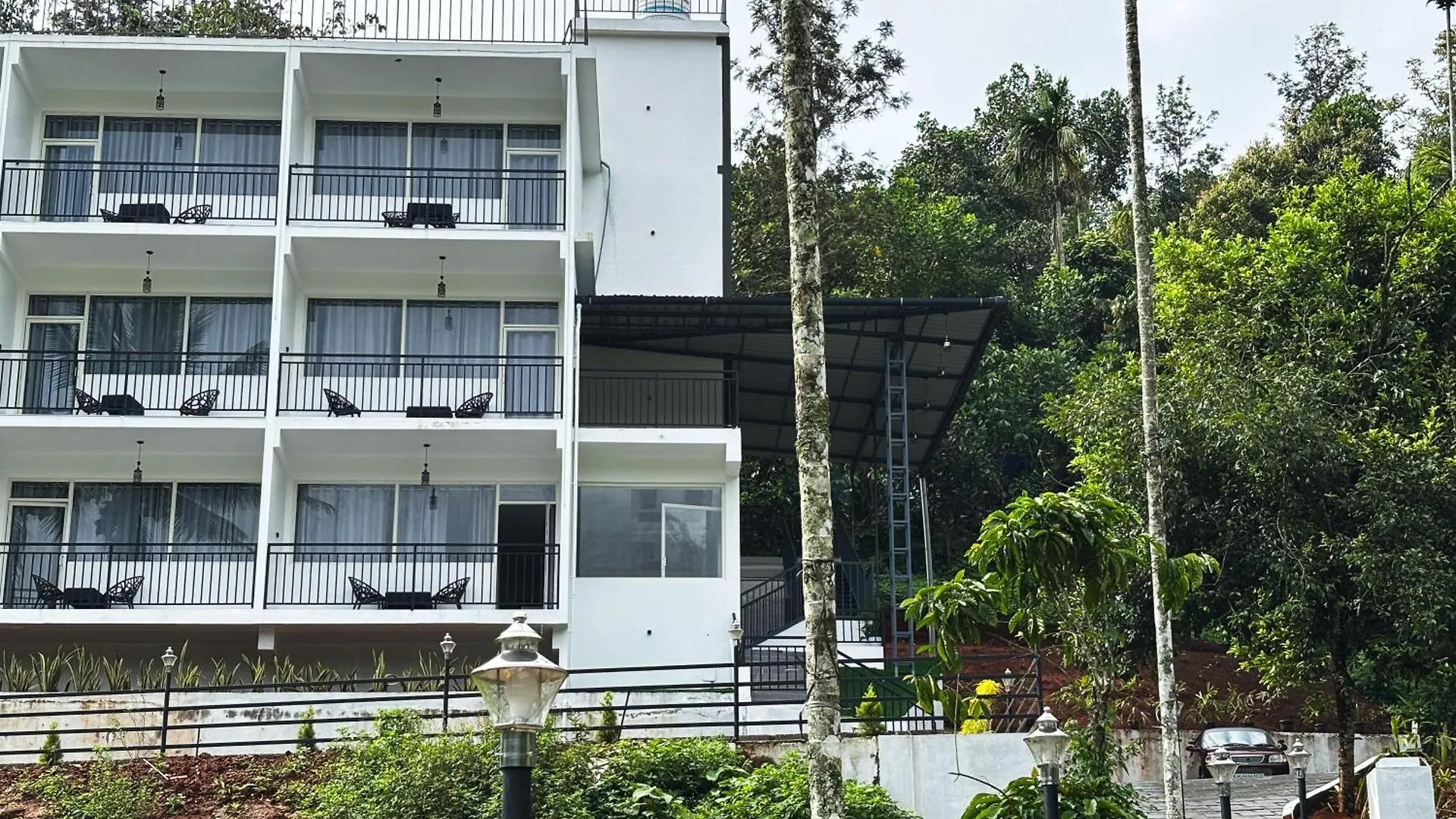Anachal June Boutique Villa מלון