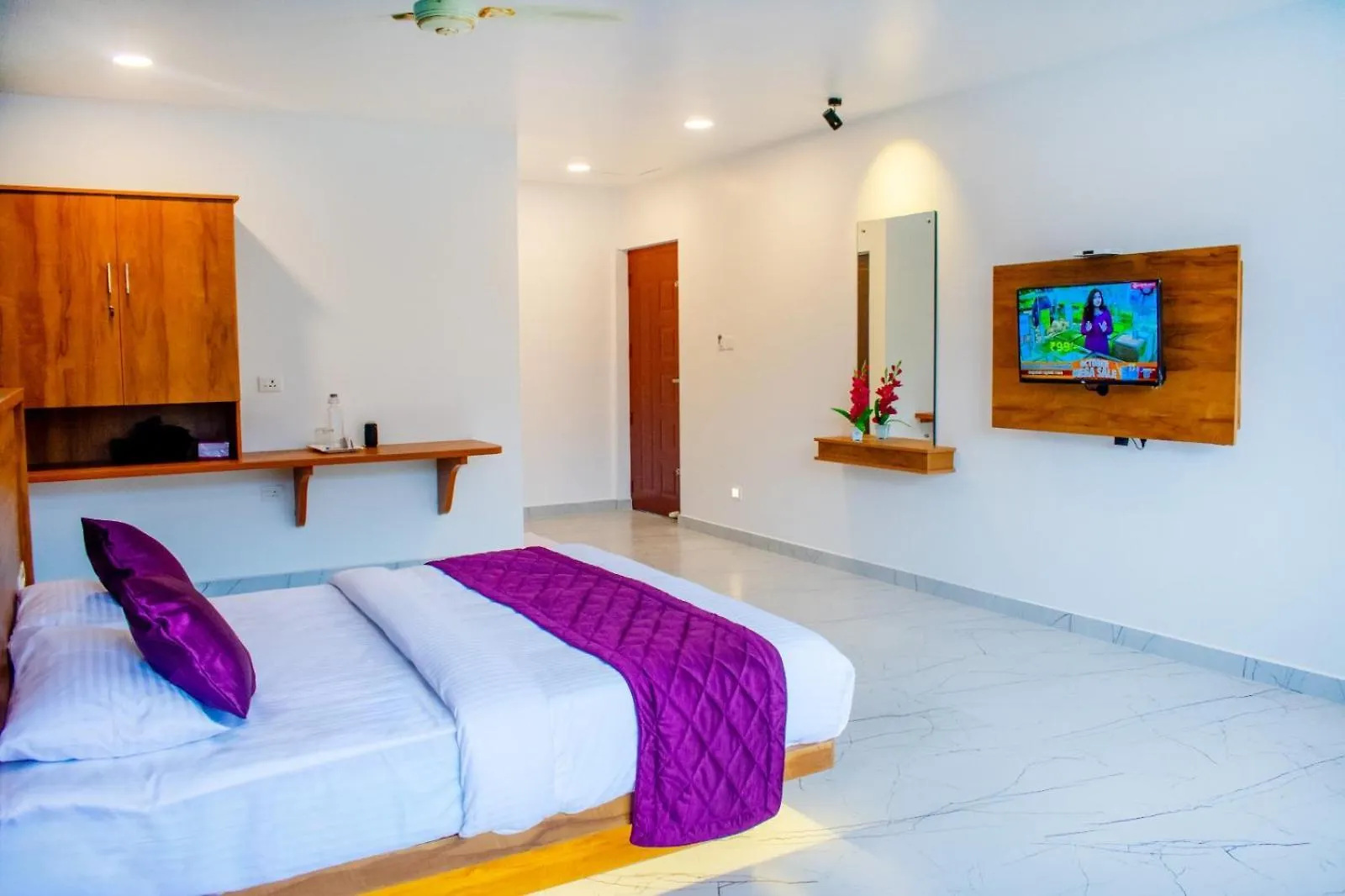 מלון Anachal June Boutique Villa